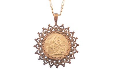 Lot 40 - ELIZABETH II SOVEREIGN PENDANT ON CHAIN