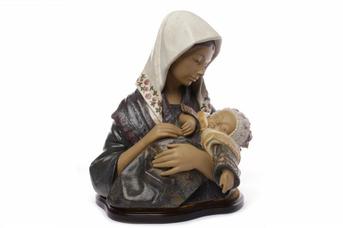 Lot 430 - LARGE LLADRO BISQUE FIGURE OF A YOUNG MOTHER...