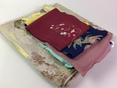 Lot 285 - JAPANESE KIMONO