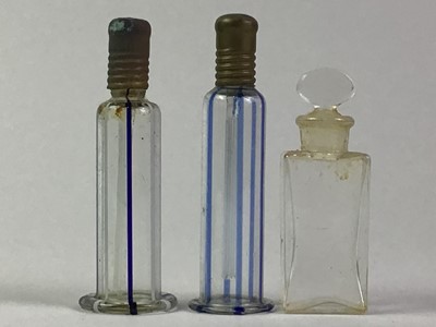 Lot 286 - COLLECTION OF PERFUME BOTTLES AND COSTUME ACCESSORIES