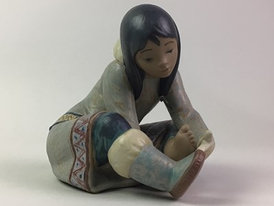 Lot 321 - LLADRO FIGURE OF AN INUIT GIRL