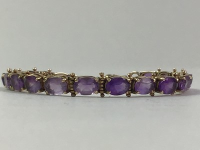 Lot 317 - 20TH CENTURY BRACELET