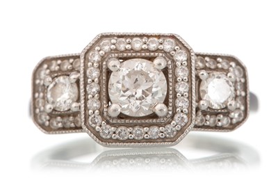 Lot 544 - DIAMOND DRESS RING