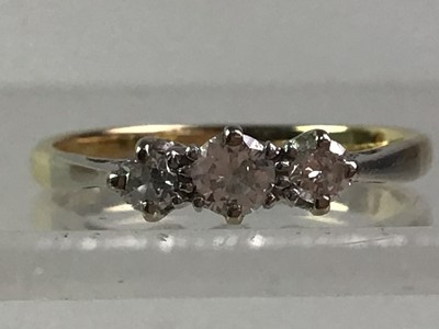 Lot 457 - DIAMOND THREE STONE RING