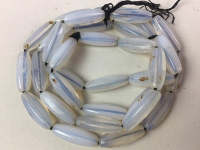 Lot 460 - BEADED MOONSTONE NECKLACE