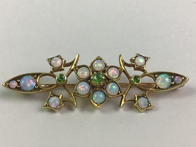 Lot 446 - OPAL BROOCH