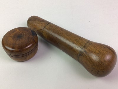 Lot 444 - GROUP OF TREEN