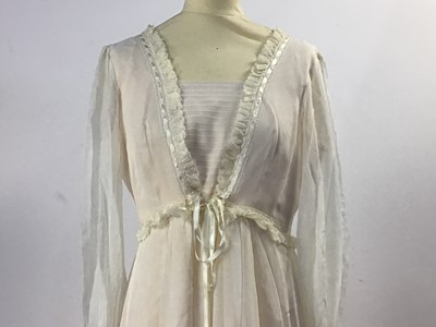 Lot 426 - WEDDING DRESS