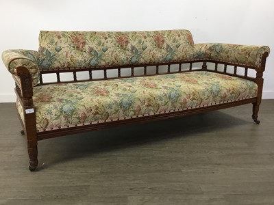 Lot 514 - VICTORIAN OAK THREE SEAT SETTEE