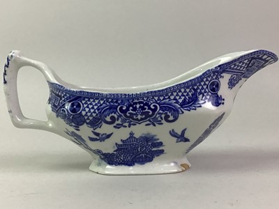 Lot 522 - COLLECTION OF BLUE AND WHITE DINNERWARES