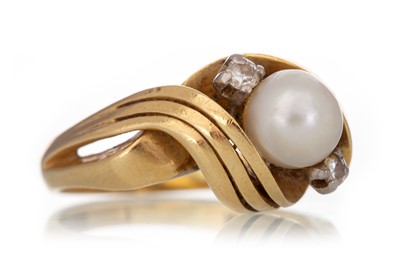 Lot 438 - PEARL AND DIAMOND RING