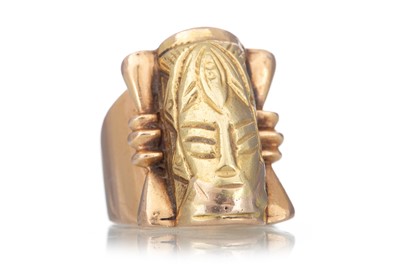 Lot 450 - WEST AFRICAN GOLD RING