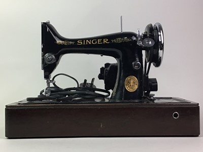 Lot 635 - VINTAGE SINGER PORTABLE ELECTRIC SEWING MACHINE