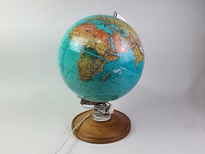 Lot 704 - VINTAGE TERRESTRIAL GLOBE