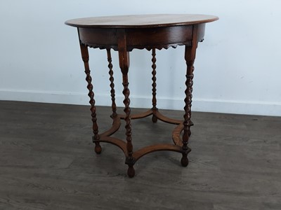 Lot 652 - OAK CIRCULAR WINDOW TABLE