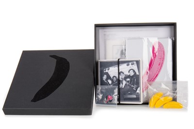 Lot 980 - VELVET UNDERGROUND - POP GOES ART ANDY WARHOL & VELVET UNDERGROUND