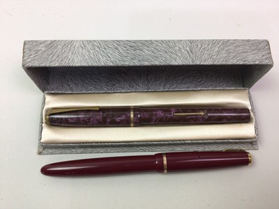 Lot 6 - FOURTEEN CARAT GOLD PARKER PEN AND A FOURTEEN CARAT GOLD WYVERN PEN