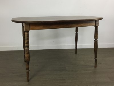 Lot 124 - DINETTE KITCHEN TABLE WITH FOUR CHAIRS