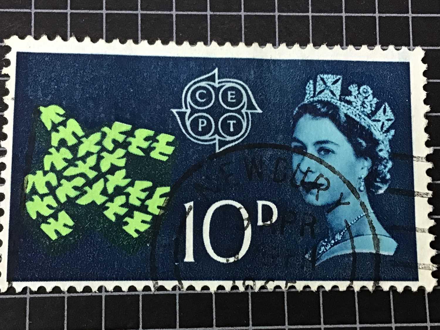 Lot 98 GROUP OF STAMPS