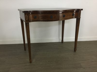 Lot 133 - REPRODUCTION MAHOGANY WRITING TABLE