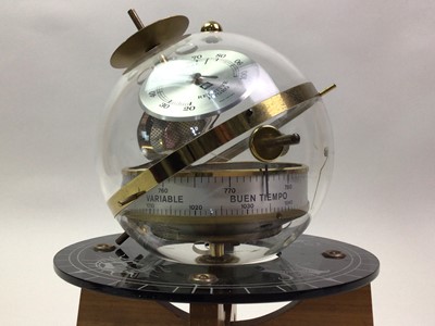 Lot 49 - RELATIVE HYGRO GLOBE WEATHER STATION