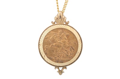 Lot 92 - VICTORIA SOVEREIGN PENDANT ON CHAIN