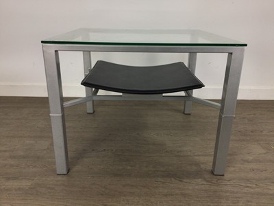 Lot 403 - MODERN GLASS TOPPED OCCASIONAL TABLE