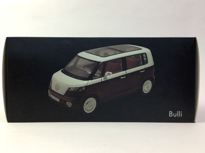 Lot 1077 - VW, 1:18 SCALE MODEL