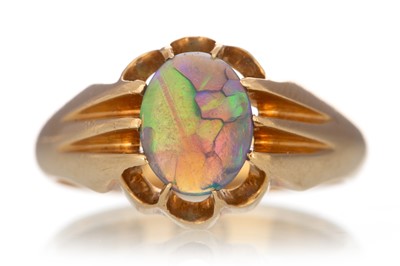 Lot 564 - OPAL GYPSY RING