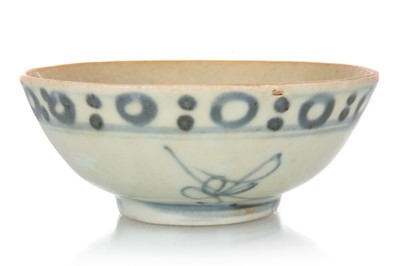 Lot 1041 - CHINESE BLUE AND WHITE BOWL