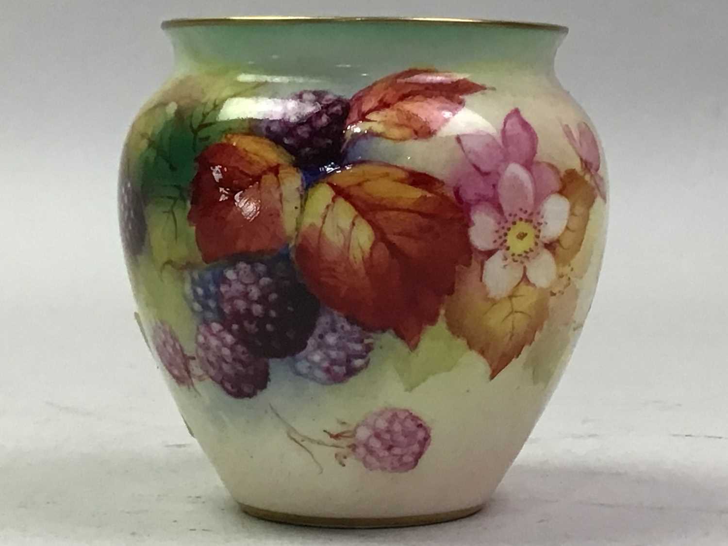 Lot 175 - ROYAL WORCESTER VASE