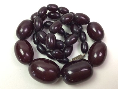 Lot 258 - CHERRY BAKELITE NECKLACE