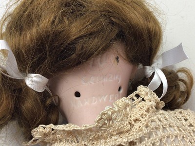 Lot 1010 - HEINRICH HANDWERCK, BISQUE HEAD SOCKET DOLL