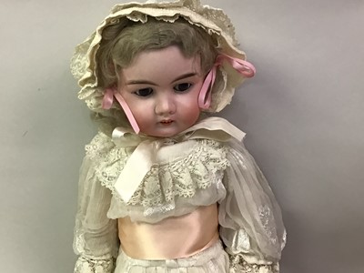 Lot 1028 - HEIMRICH HANDWERCK, BISQUE HEAD SOCKET DOLL