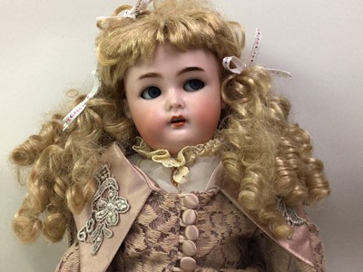 Lot 1029 - SIMON & HALBIG / KAMMER & REINHARDT, BISQUE HEAD SOCKET DOLL