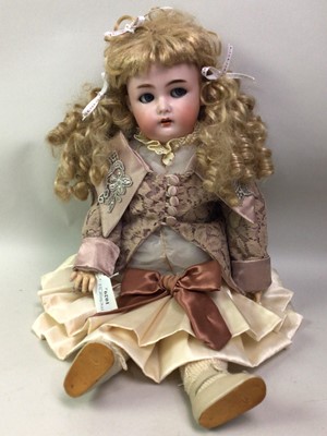 Lot 1029 - SIMON & HALBIG / KAMMER & REINHARDT, BISQUE HEAD SOCKET DOLL