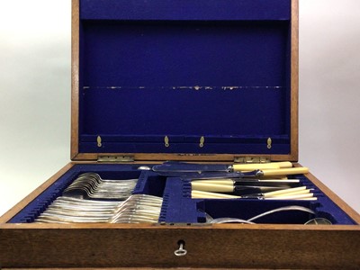 Lot 400 - CANTEEN OF CUTLERY