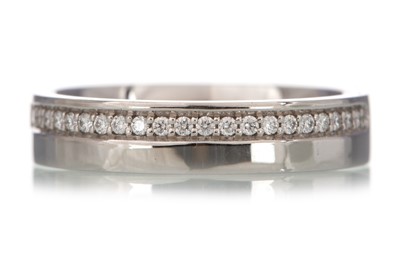 Lot 584 - DIAMOND BAND