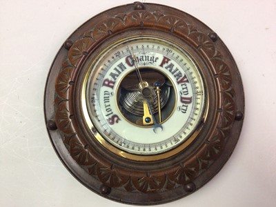 Lot 540 - VICTORIAN ANEROID BAROMETER