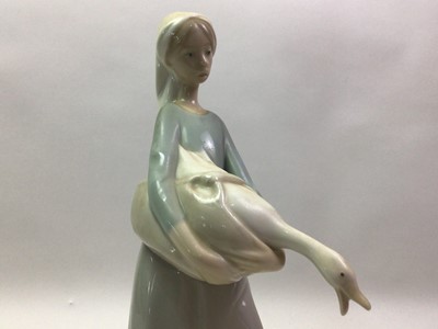 Lot 559 - SIX LLADRO FIGURES