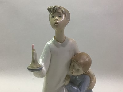 Lot 560 - FIVE LLADRO FIGURES