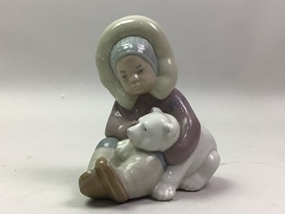 Lot 561 - EIGHT LLADRO FIGURES