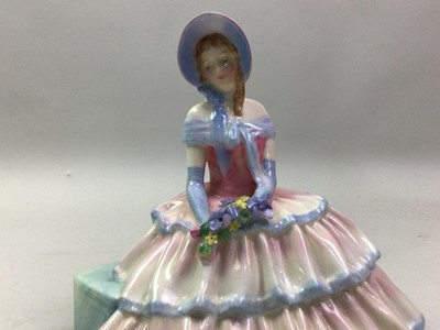 Lot 618 - FOUR LLADRO FIGURES