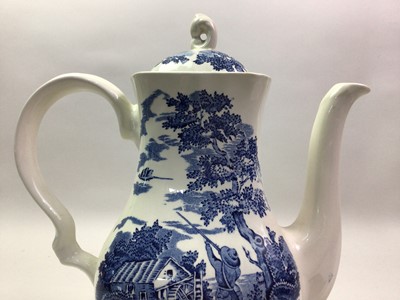 Lot 625 - COLLECTION OF BLUE AND WHITE CERAMICS