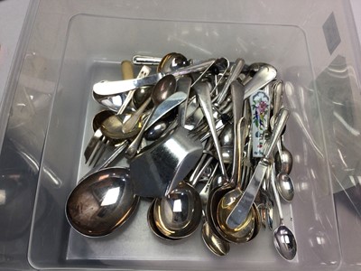 Lot 620 - CANTEEN OF PLATED CUTLERY