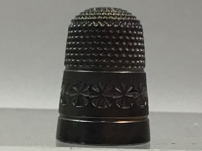 Lot 425 - SILVER THIMBLE