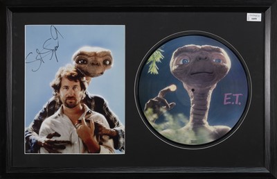 Lot 728 - STEVEN SPIELBERG, AUTOGRAPHED E.T. PRESENTATION