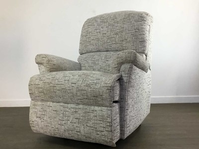 Lot 781 - MODERN RECLINER ARMCHAIR