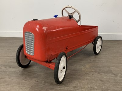 Lot 1060 - TRI-ANG, CHILD'S PEDAL CAR