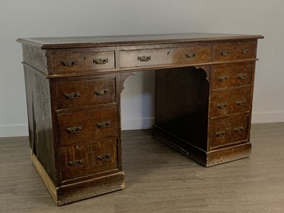 Lot 130 - VICTORIAN OAK PEDESTAL DESK